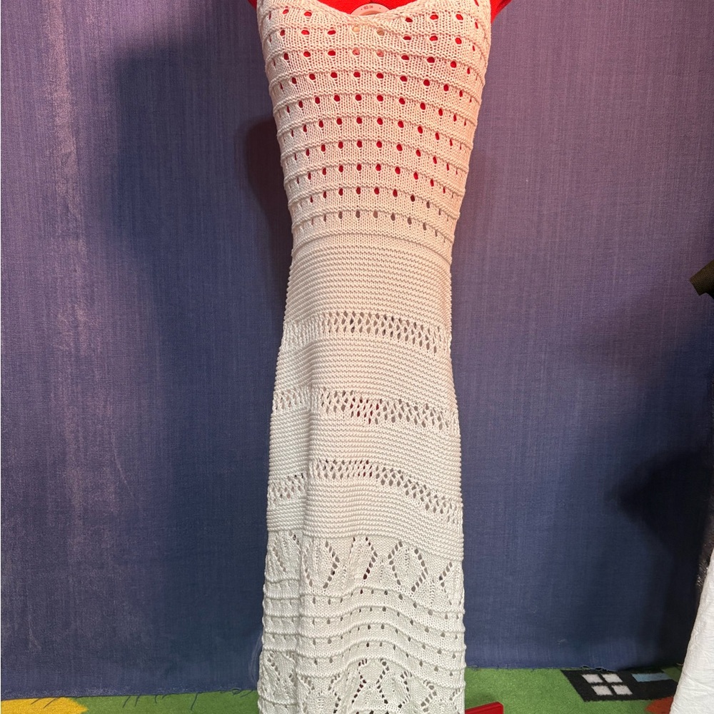 M118 Elegant White Knit Dress